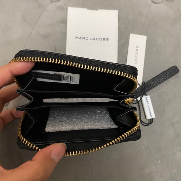 *SOLD* Marc Jacobs Pebbled Empire City Wallet NWT - Picture 7 of 7